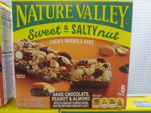 lot 252 image: (B-3) 5 Boxes Nature Valley Dark Ch...