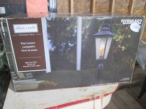 lot 264 image: (HDW) Allen & Roth Post Lantern Bla...
