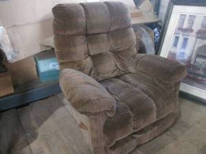 lot 273 image: (HDW) Rocker Recliner Chair - Brown...
