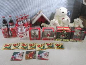 lot 289 image: (G-1) Assorted Coca-Cola Collectabl...