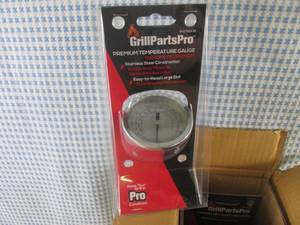 lot 128 image: (RM4) Case of 6 Grill Parts Pro Pre...