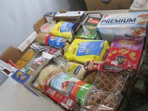 lot 296 image: (C-1) 2 Flats of Assorted Shelf Pul...