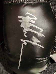 lot 6 image: Everlast Boxing Glove Autographed by the Former Heavy Weight Champion Iron Mike Tyson