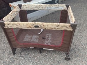 lot 17 image: Portable &nbspplaypen