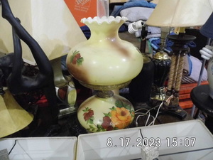 lot 20 image: All the lamps