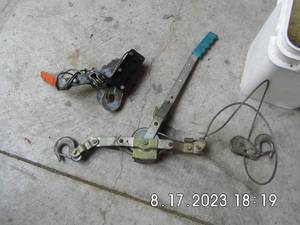 lot 39 image: 2-ton manual cable puller winch (come-a-long) and its little brother