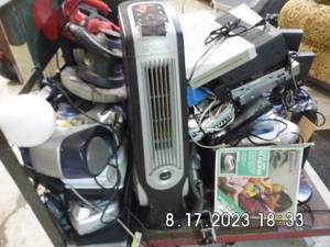 lot 49 image: Huge Lot of Electronics