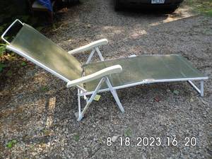 lot 76 image: Vintage Outdoor Reclining Beach Chair