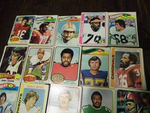 lot 84 image: 1970s Football Cards