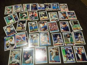 lot 88 image: MN. Twins Cards