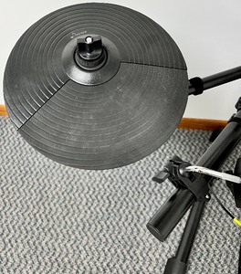 lot 4 image: DONNER Electric Drum Kit with Stool