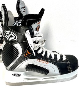 lot 44 image: EASTON SYNERGY 200 Size 9 Hockey Skates