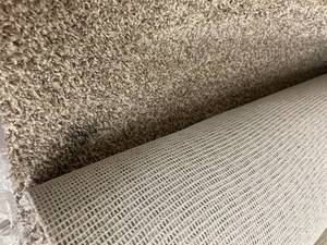 156 SF of Sophisticated Tones Plush Carpet REM - 12x13 - Griege Fleck Tones
