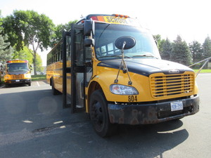 lot 804 image: 2009 THOMAS 77 PASSENGER SCHOOL BUS