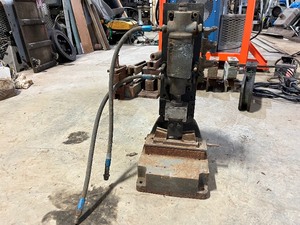 lot 11 image: Hydraulic Press  Shear w Arbor and Die