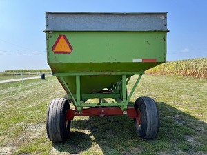 lot 22 image: Parker 4000 Gravity Wagon w Knowles Running Gear