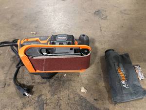 RIDGID 6.5 Amp Corded 3 in.W x 18 in.L Heavy-Duty Variable Speed Belt Sander with AIRGUARD Technology Customer Returns See Pictures
