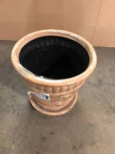 Outdoor Planting Pot Customer Returns See Pictures