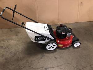 Toro Recycler 21 in. Briggs & Stratton High Wheel Gas Walk Behind Push Lawn Mower with Bagger Customer Returns See Pictures