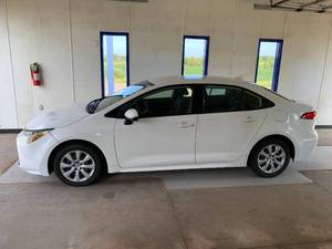 lot 206 image: 2021 Toyota Corolla LE