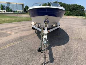 lot 208 image: 2006 Bayliner 18.5ft Mercury 3.0