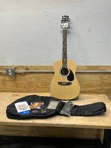 lot 30 image: MAESTO Parlor Size Acoustic Guitar by Gibson