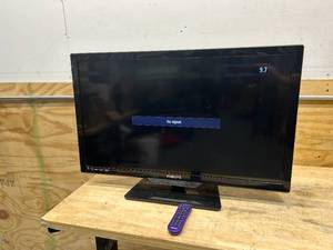 lot 45 image: PHILIPS 32 LED-LCD TV With Remote