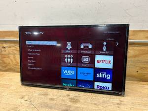 lot 68 image: TCL 32 CLASS 3-SERIES HD LED SMART ROKU TV - 32S335