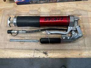 lot 79 image: LUCAS Multi-Functional Industrial Duty Two-Way PistolLever Grease Gun