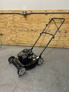lot 35 image: MURRAY 20 in. 125 cc Briggs & Stratton Walk Behind Gas Push Lawn Mower with 4 Wheel Height Adjustment and Prime N Pull Start