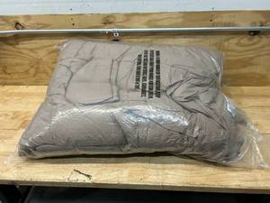 lot 91 image: King Comforter (160 x 94)
