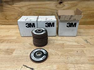 lot 108 image: 3M Lot of 3 Cases of - Flap Discs 947D (10 per case)