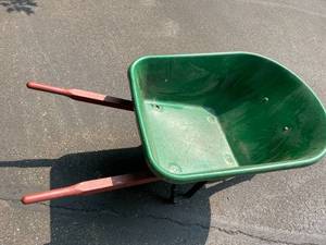 lot 153 image: True Temper Poly Wheel Barrow