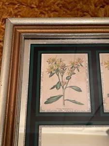 lot 180 image: Vintage Floral Themed Wall Mount Mirror