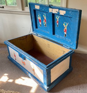 lot 51 image: Vintage Wooden Trunk  Toy Box