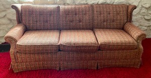 lot 57 image: Vintage Simmons Hide A Bed Sofa  Couch
