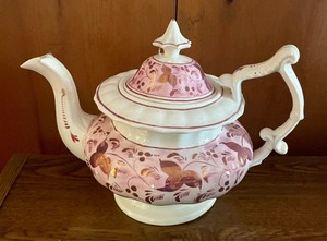 lot 72 image: Pretty Pink Luster China Grouping
