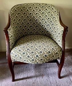 lot 136 image: Charming Vintage Upholstered Chair