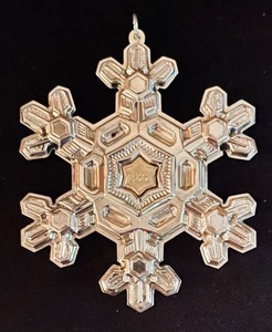 lot 146 image: Gorham Sterling Silver Snow Flake Ornament