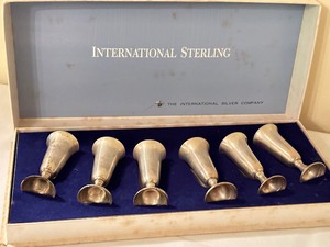 lot 8 image: Vintage Set of International Sterling Salt and Pepper Shakers