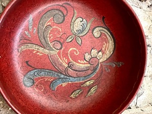 lot 22 image: Vintage Rosmaling Painted Bowl