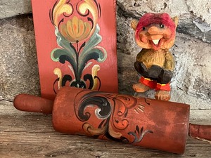 lot 31 image: Vintage Rosmaling Board, Rolling Pin and Carved Norwegian Figurine