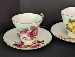 lot 134 image: Assorted Vintage Painted Teacups