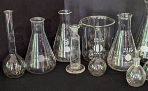 lot 129 image: Assorted Glass Vials and Beakers