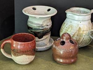 lot 106 image: Assorted Artisan Pottery