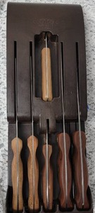 lot 134 image: Cutco 5 Piece Knife Set with Holder