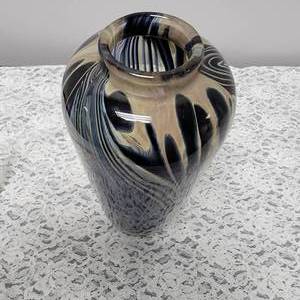 lot 91 image: Pulled Glass Studio Art Glass Vase Artist Signed