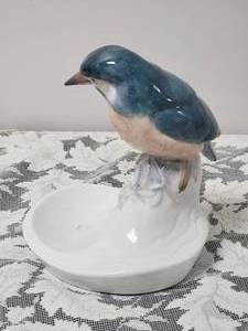 lot 97 image: Karl Ens Porzellan Volkstedt King Fisher Bird Statue, Germany