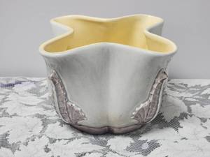 lot 55 image: MCM Red Wing Leaf Design Bowl 1214