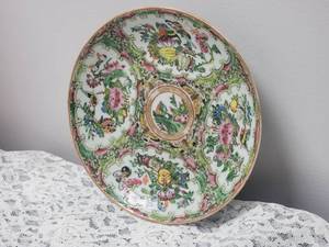 lot 65 image: Oriental Rose Famailia Decorated Plate